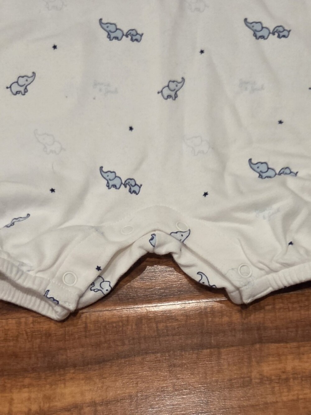 Janie and Jack NWT 6-12 Months Ivory and Blue Whale Romper and Socks - Picture 3 of 7